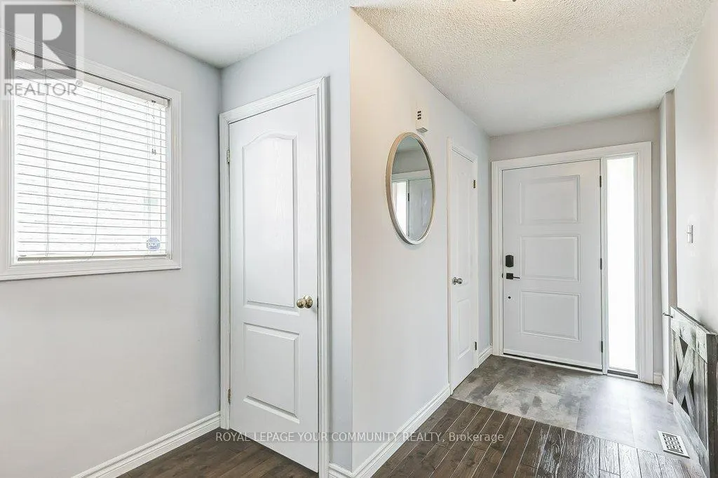 44 CANADIAN OAKS DRIVE