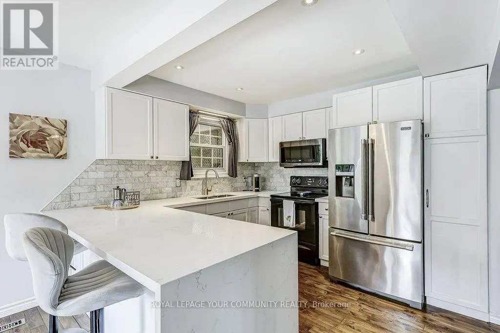 44 CANADIAN OAKS DRIVE
