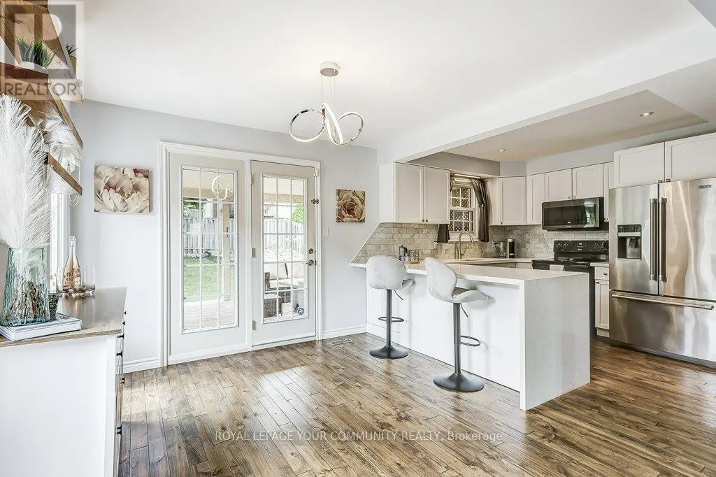 44 CANADIAN OAKS DRIVE