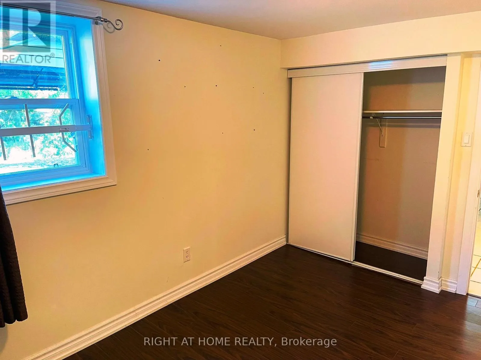 BASEMENT - 54 MEDLEY CRESCENT