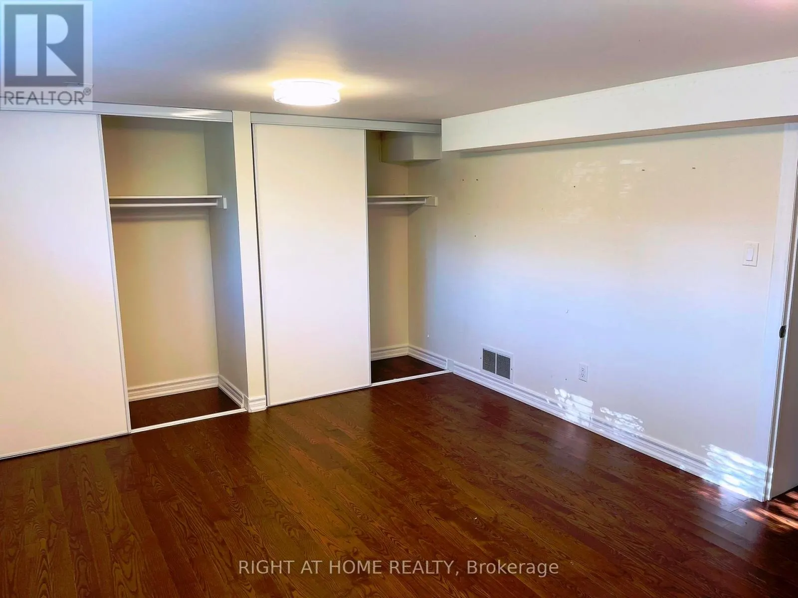 BASEMENT - 54 MEDLEY CRESCENT