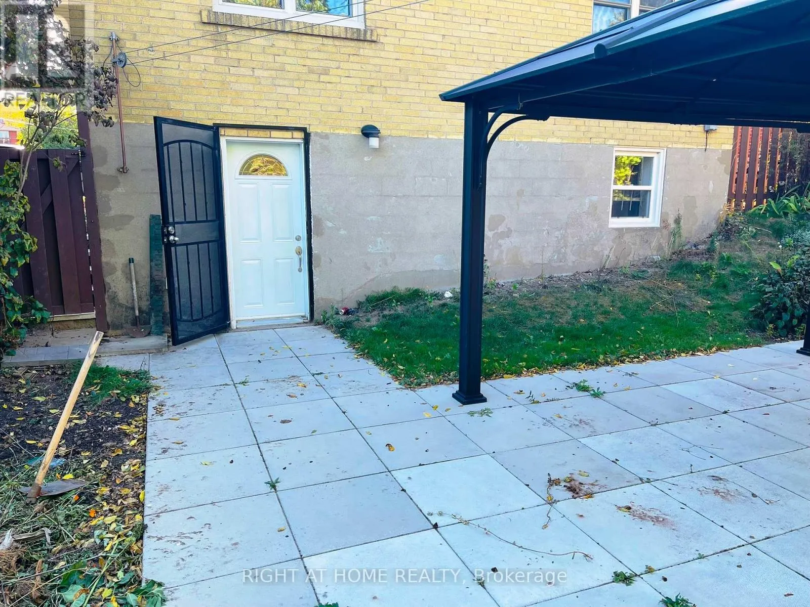 BASEMENT - 54 MEDLEY CRESCENT