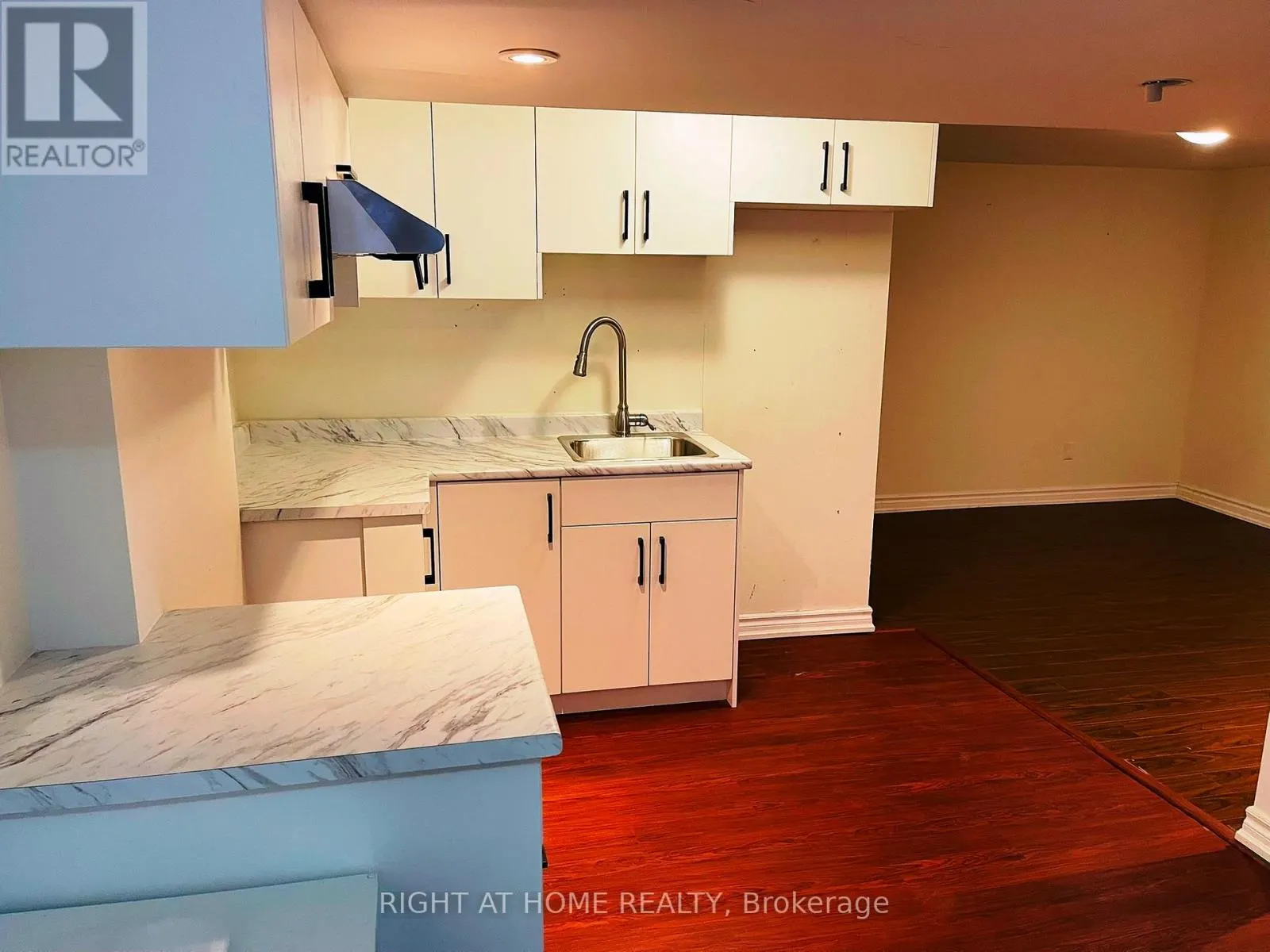 BASEMENT - 54 MEDLEY CRESCENT