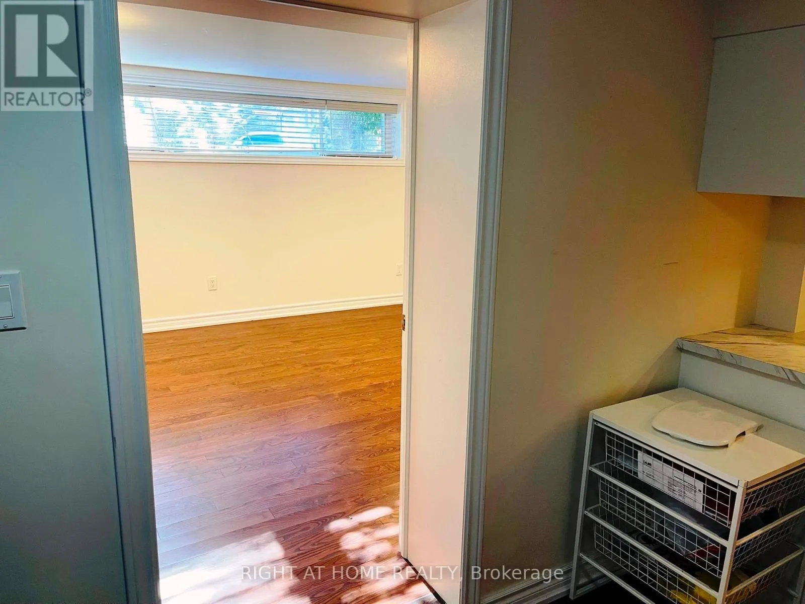BASEMENT - 54 MEDLEY CRESCENT