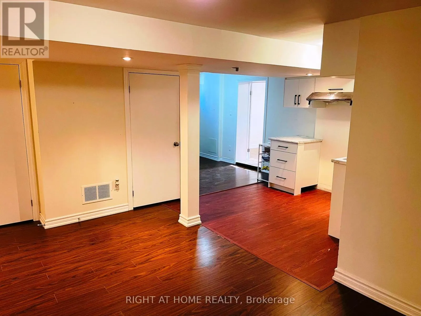 BASEMENT - 54 MEDLEY CRESCENT