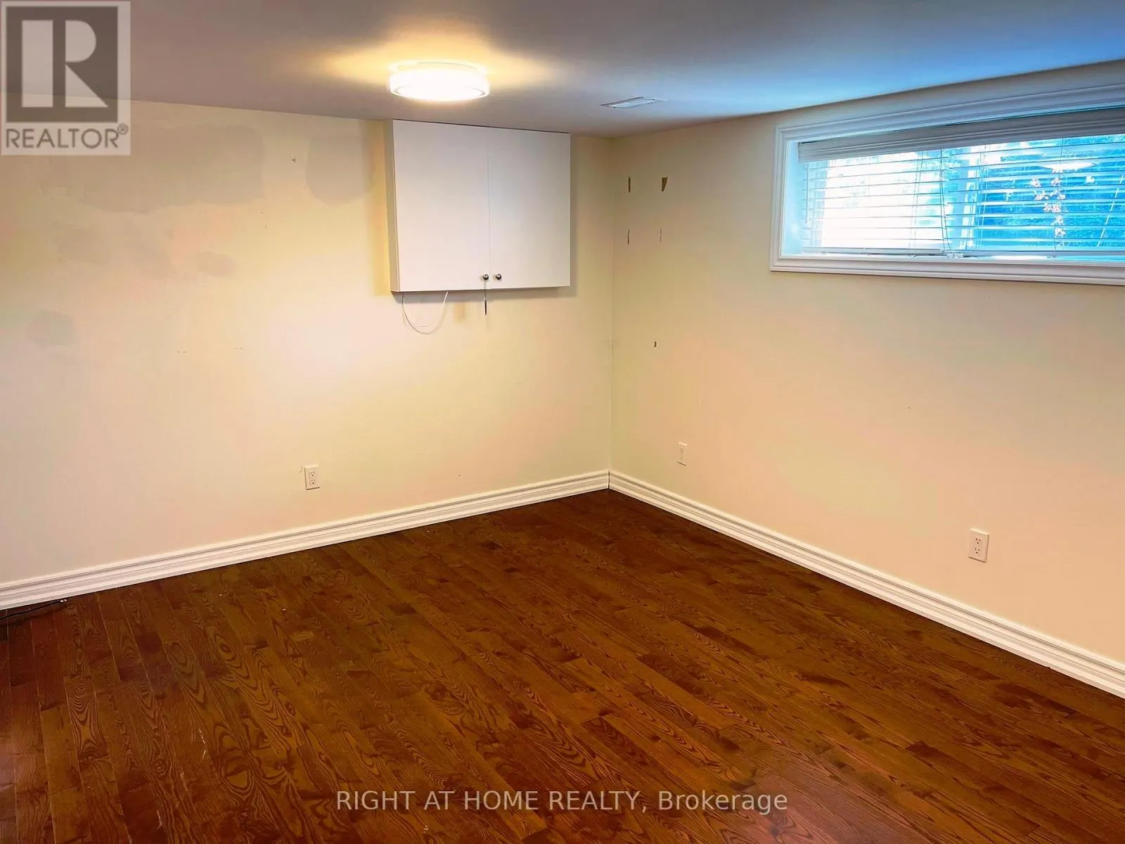 BASEMENT - 54 MEDLEY CRESCENT