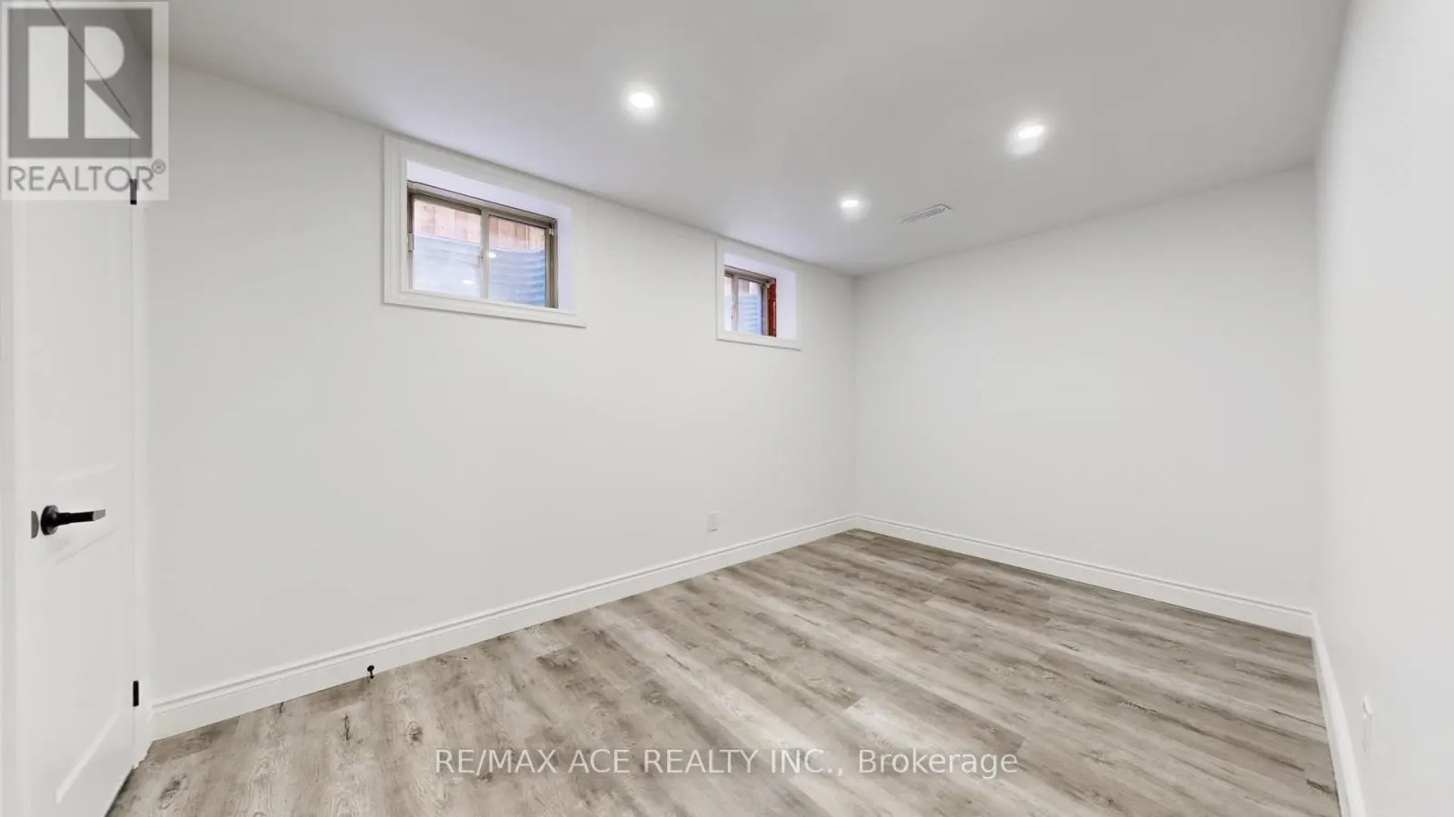 5 BEVERTON CRESCENT