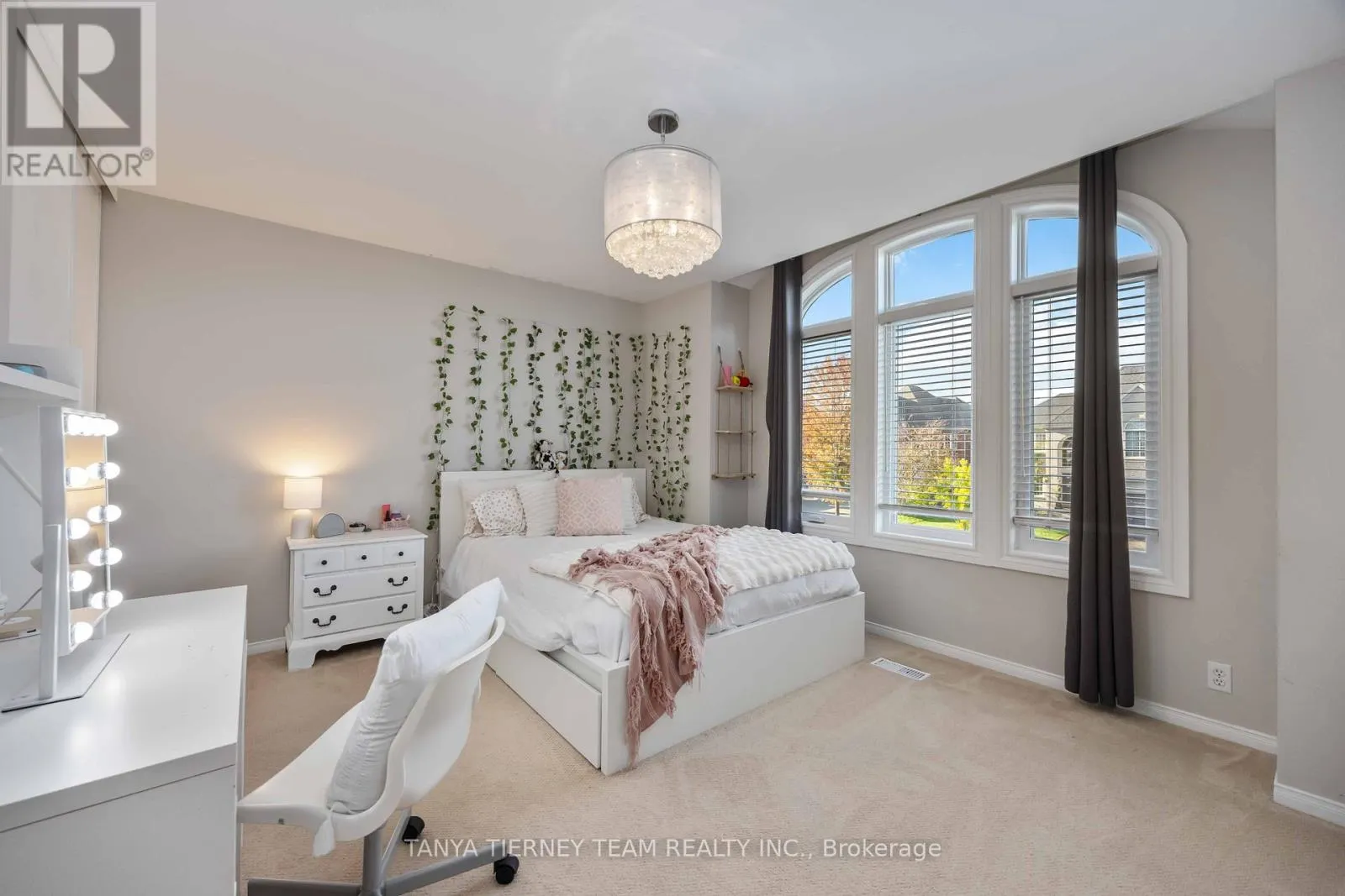 25 MEDLAND AVENUE