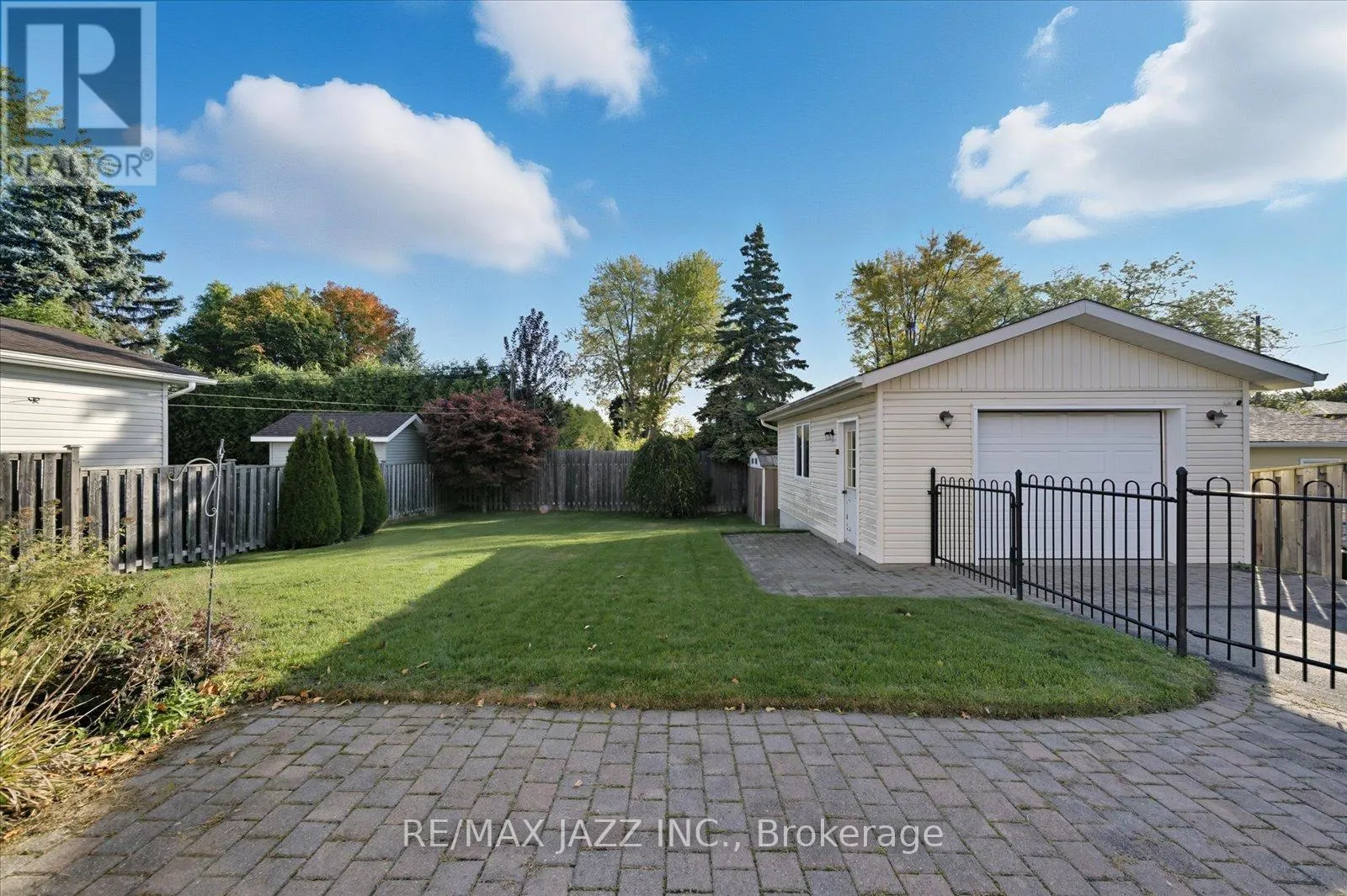 415 FAIRLAWN STREET