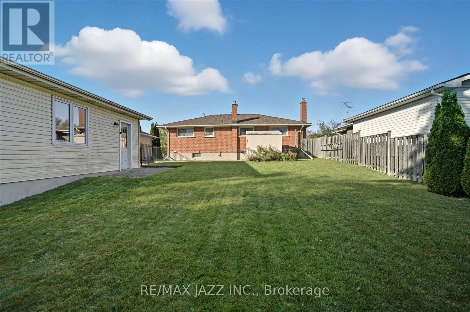 415 FAIRLAWN STREET