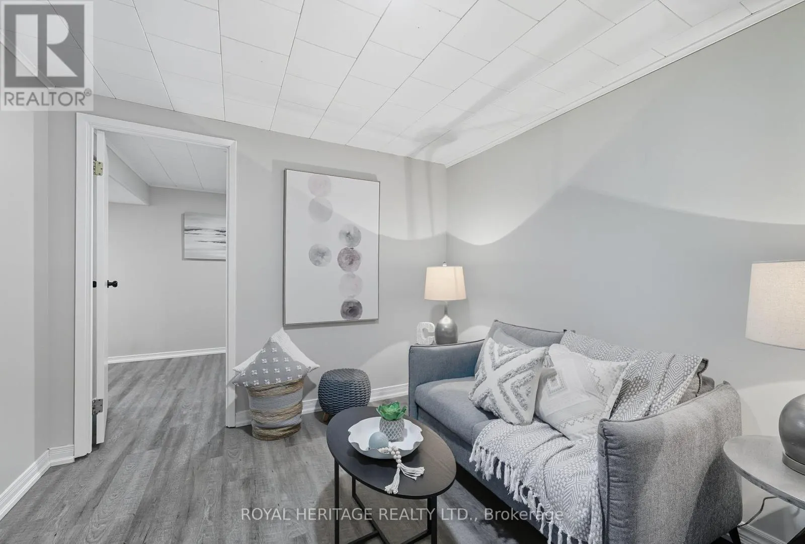 113 - 929 BURNS STREET W