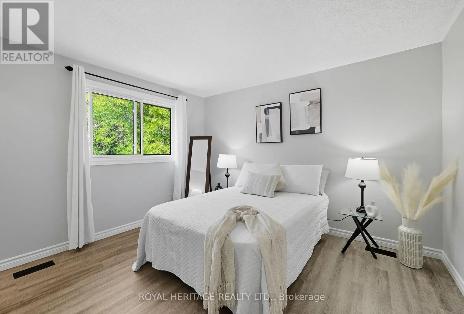 113 - 929 BURNS STREET W