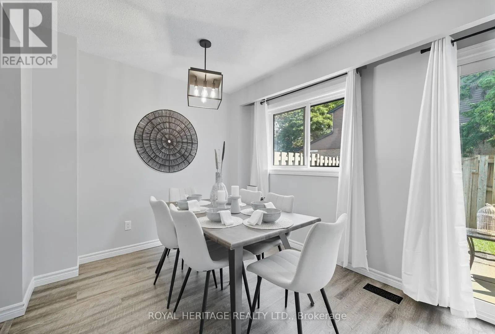 113 - 929 BURNS STREET W