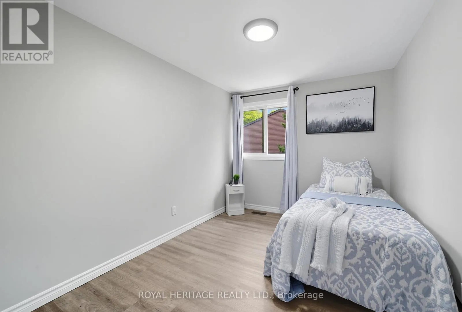 113 - 929 BURNS STREET W