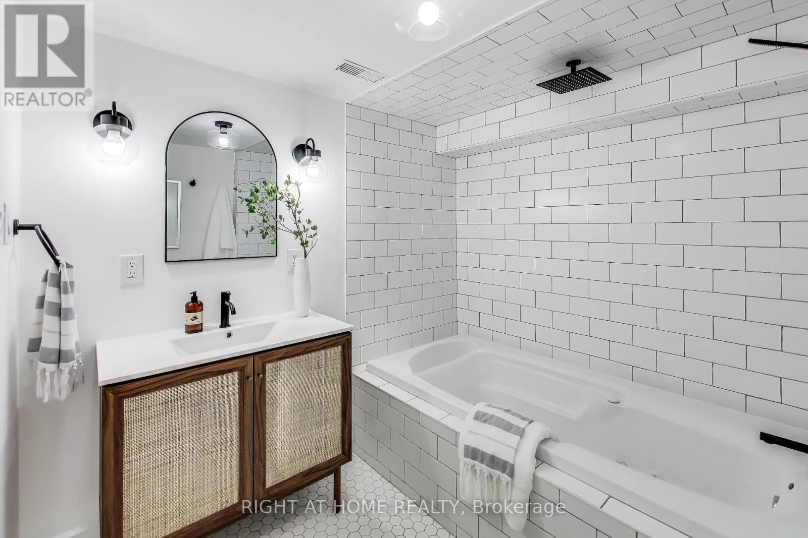 1071 CRAVEN ROAD