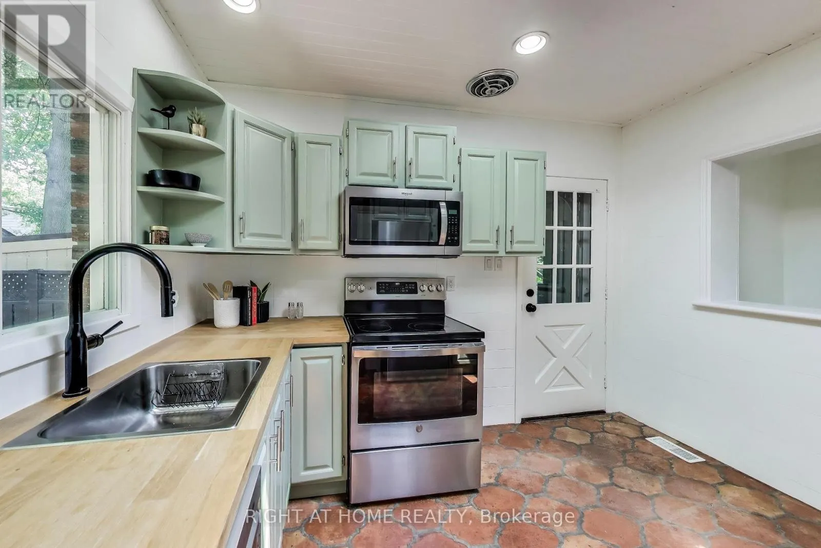 1071 CRAVEN ROAD