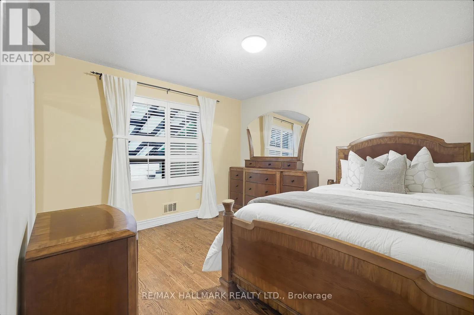 257 CHINE DRIVE