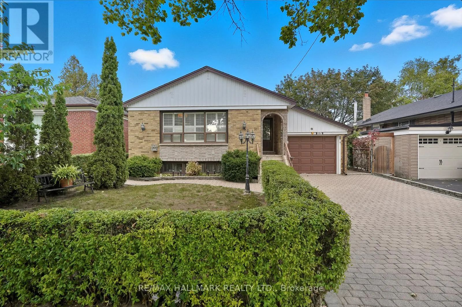 257 CHINE DRIVE