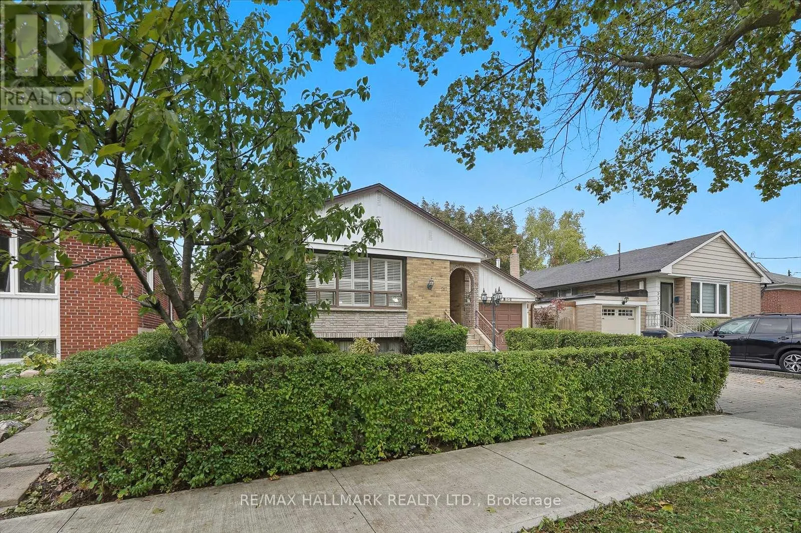 257 CHINE DRIVE