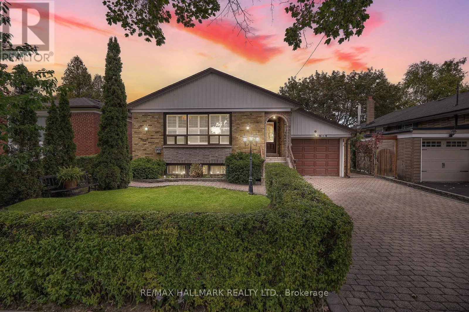 257 CHINE DRIVE