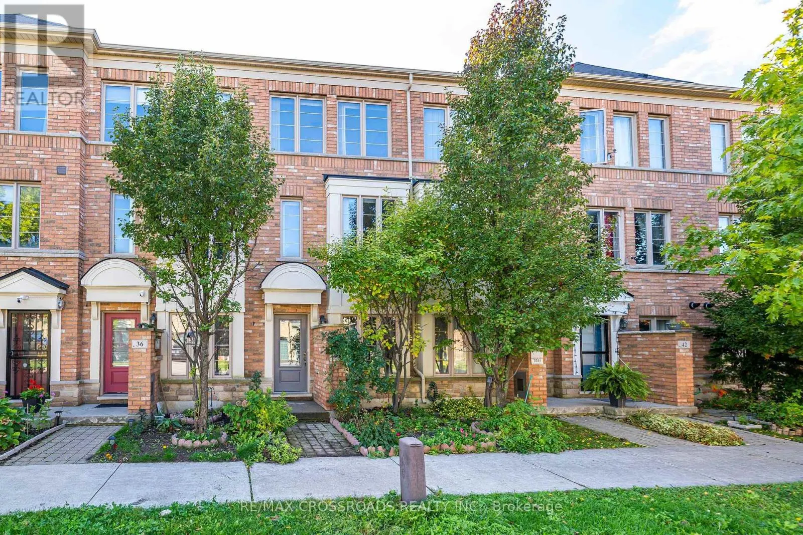 38 LILY CUP AVENUE