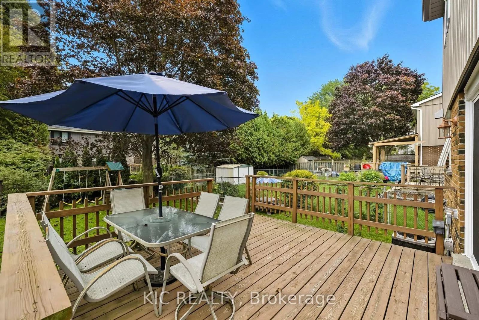 1795 LISTOWELL CRESCENT