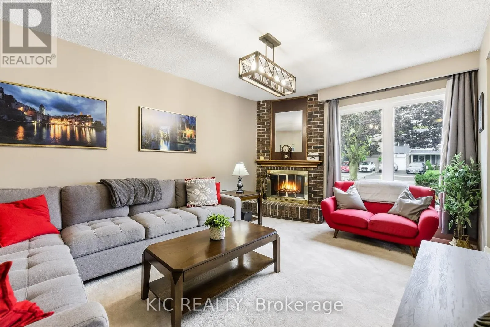 1795 LISTOWELL CRESCENT