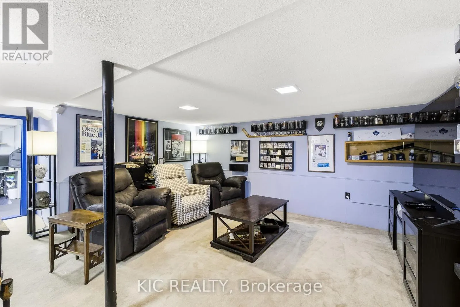 1795 LISTOWELL CRESCENT