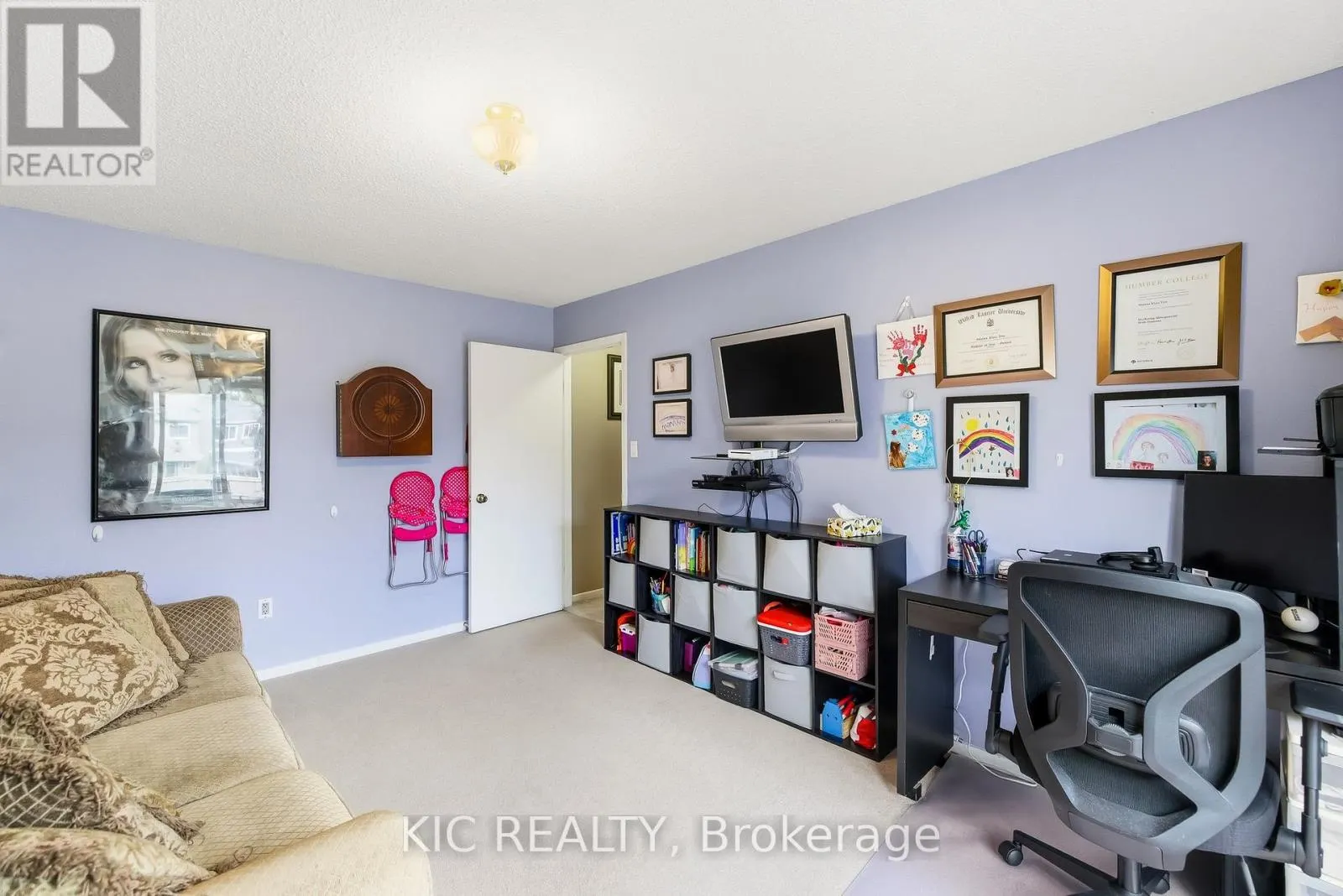 1795 LISTOWELL CRESCENT