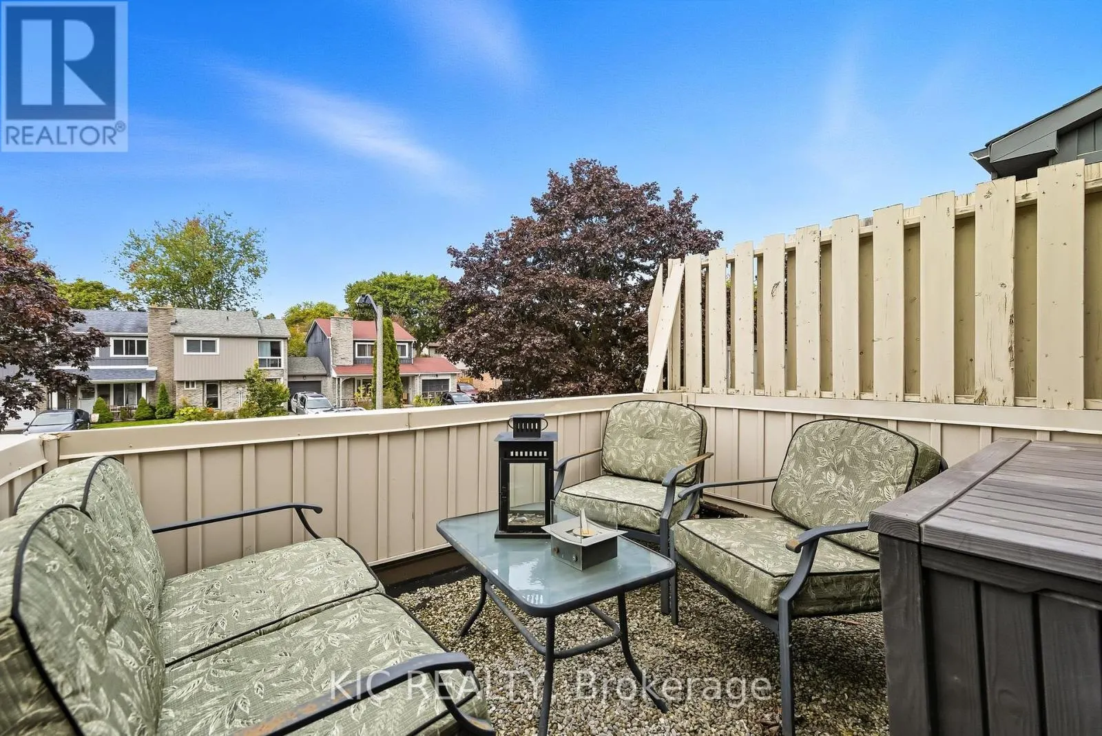 1795 LISTOWELL CRESCENT