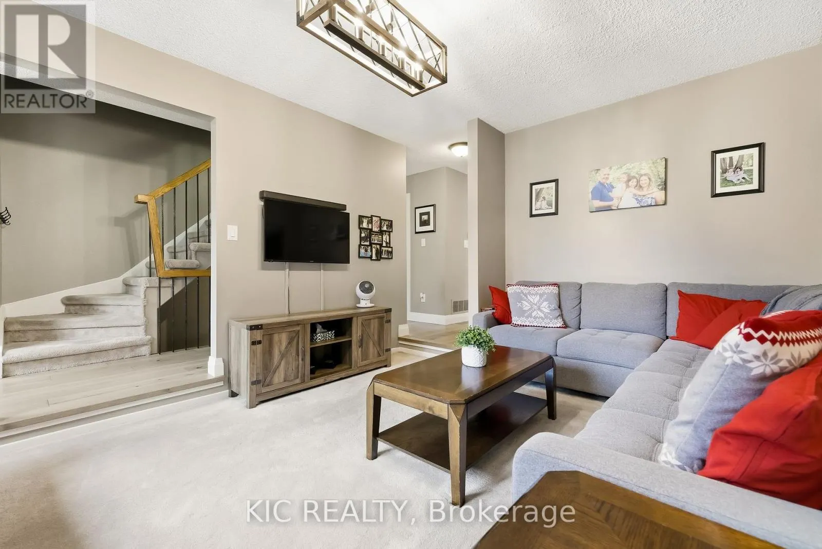 1795 LISTOWELL CRESCENT