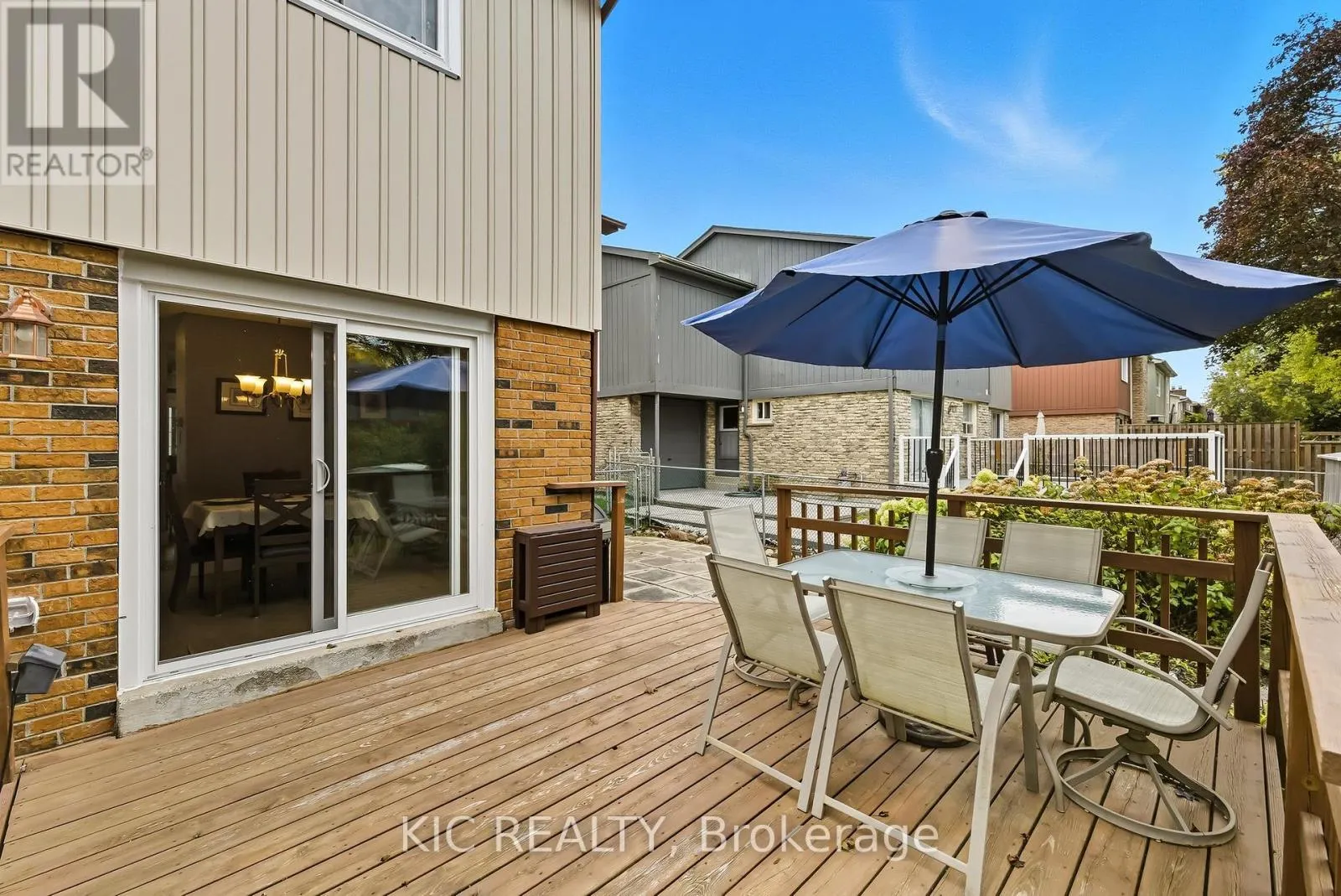 1795 LISTOWELL CRESCENT