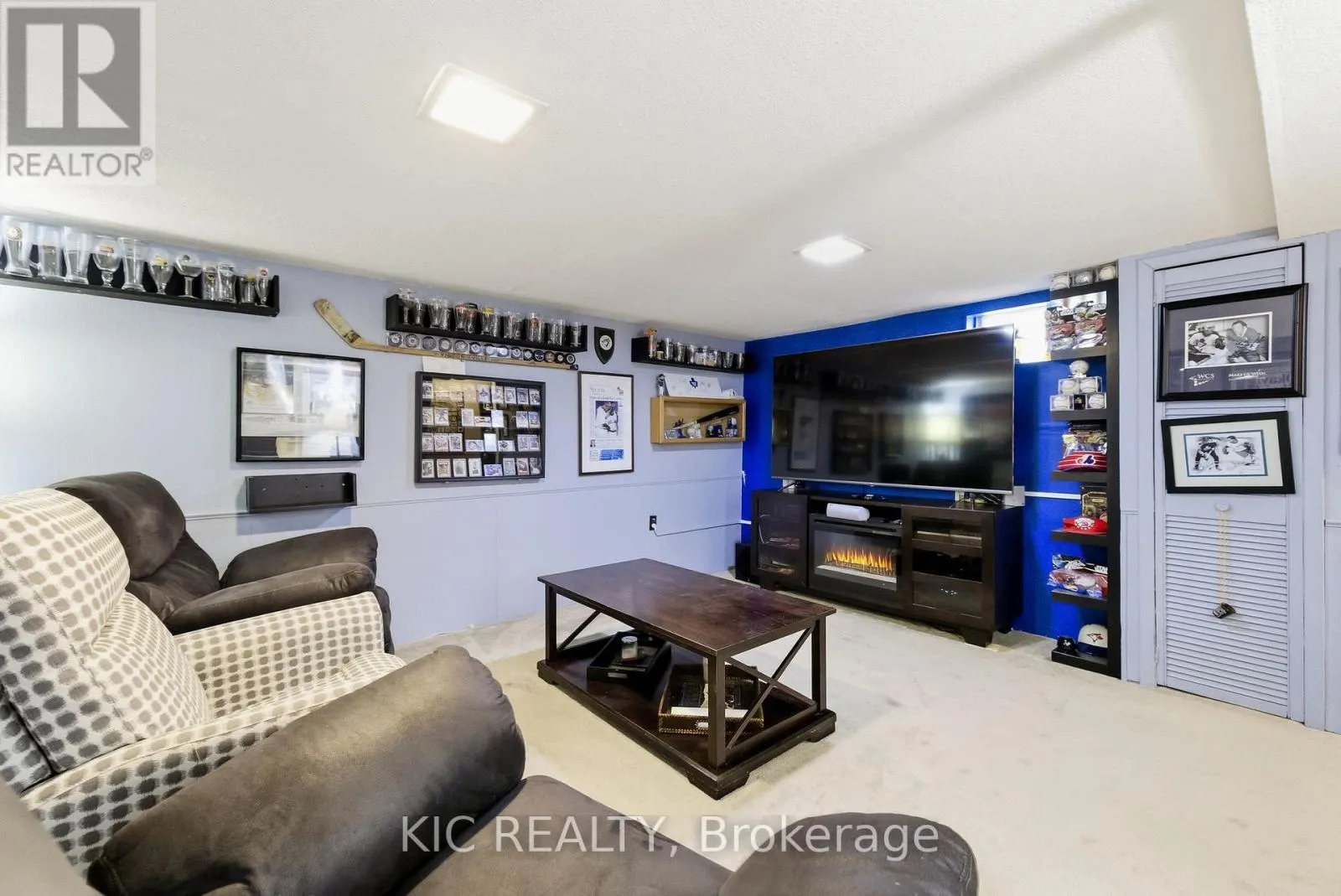1795 LISTOWELL CRESCENT
