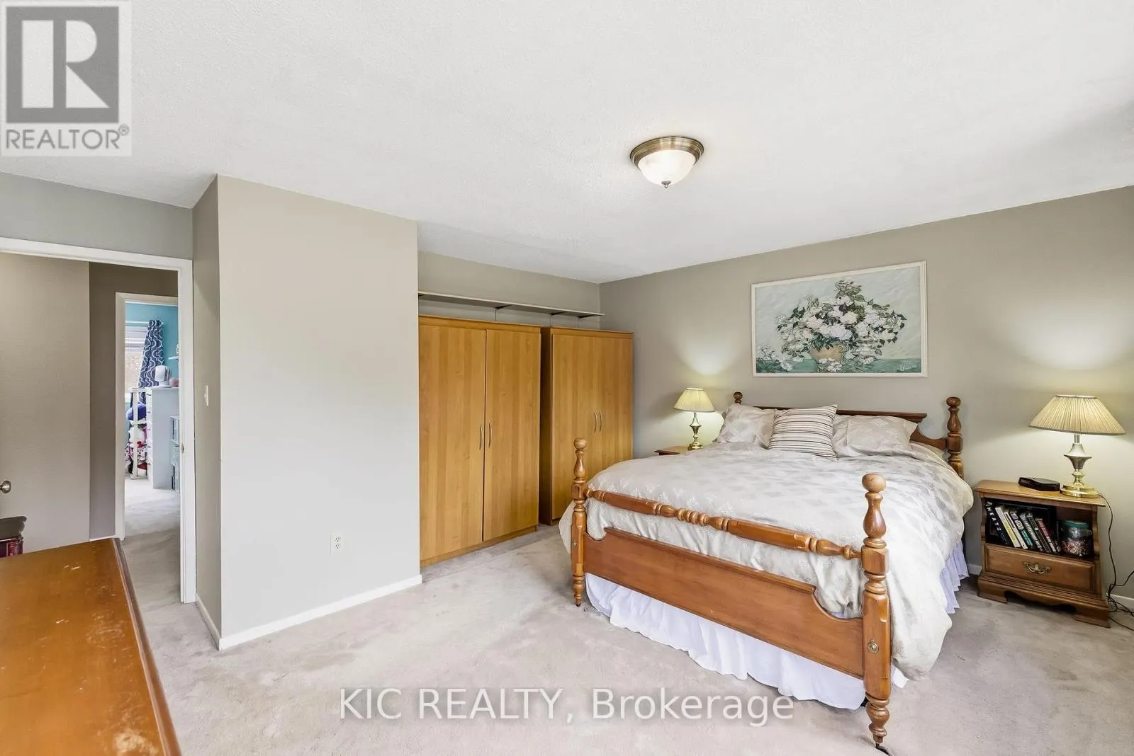 1795 LISTOWELL CRESCENT
