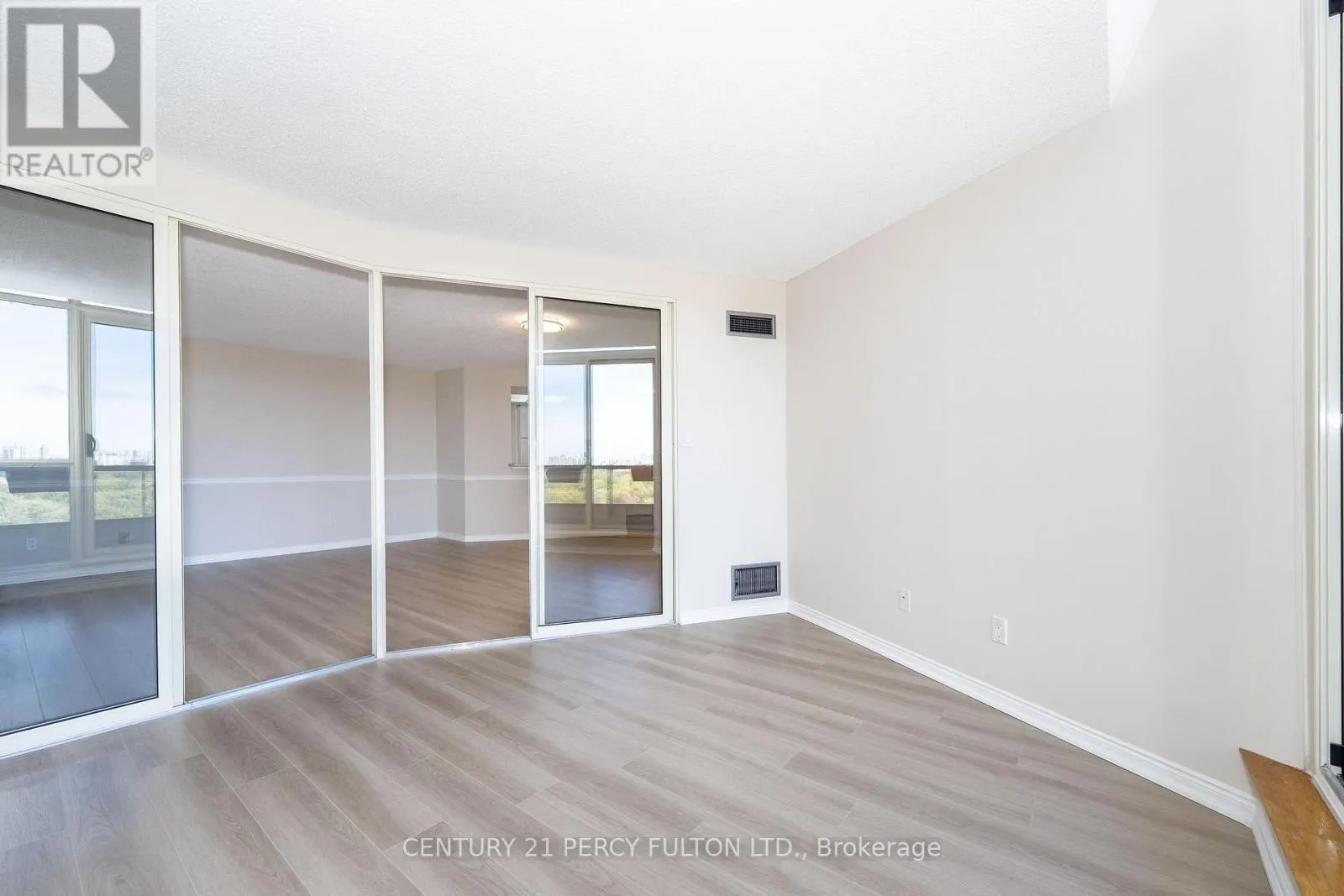 1416 - 20 GUILDWOOD PARKWAY