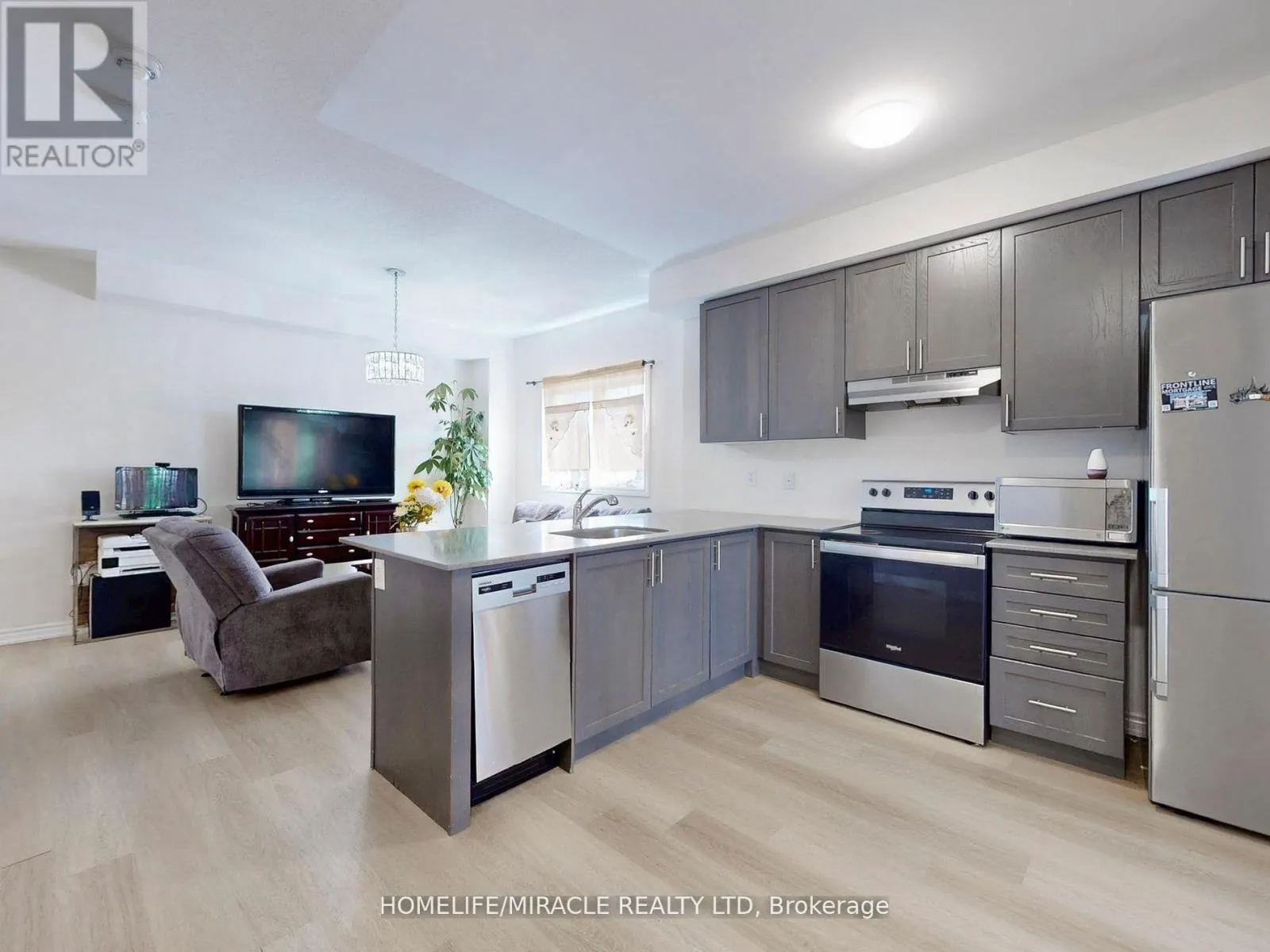 12 - 490 BERESFORD PATH