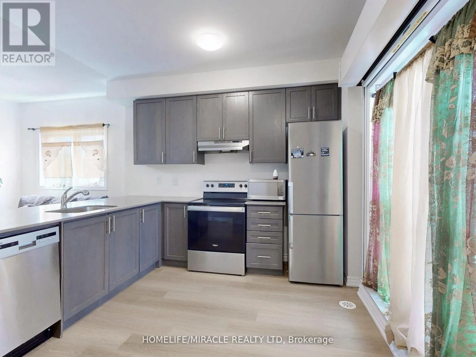 12 - 490 BERESFORD PATH