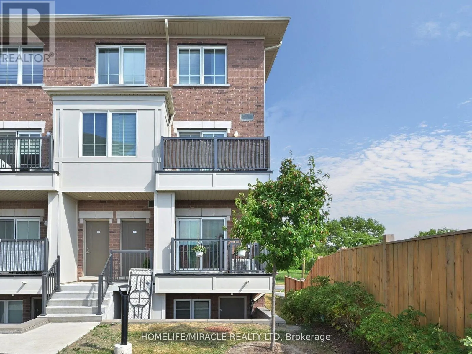 12 - 490 BERESFORD PATH