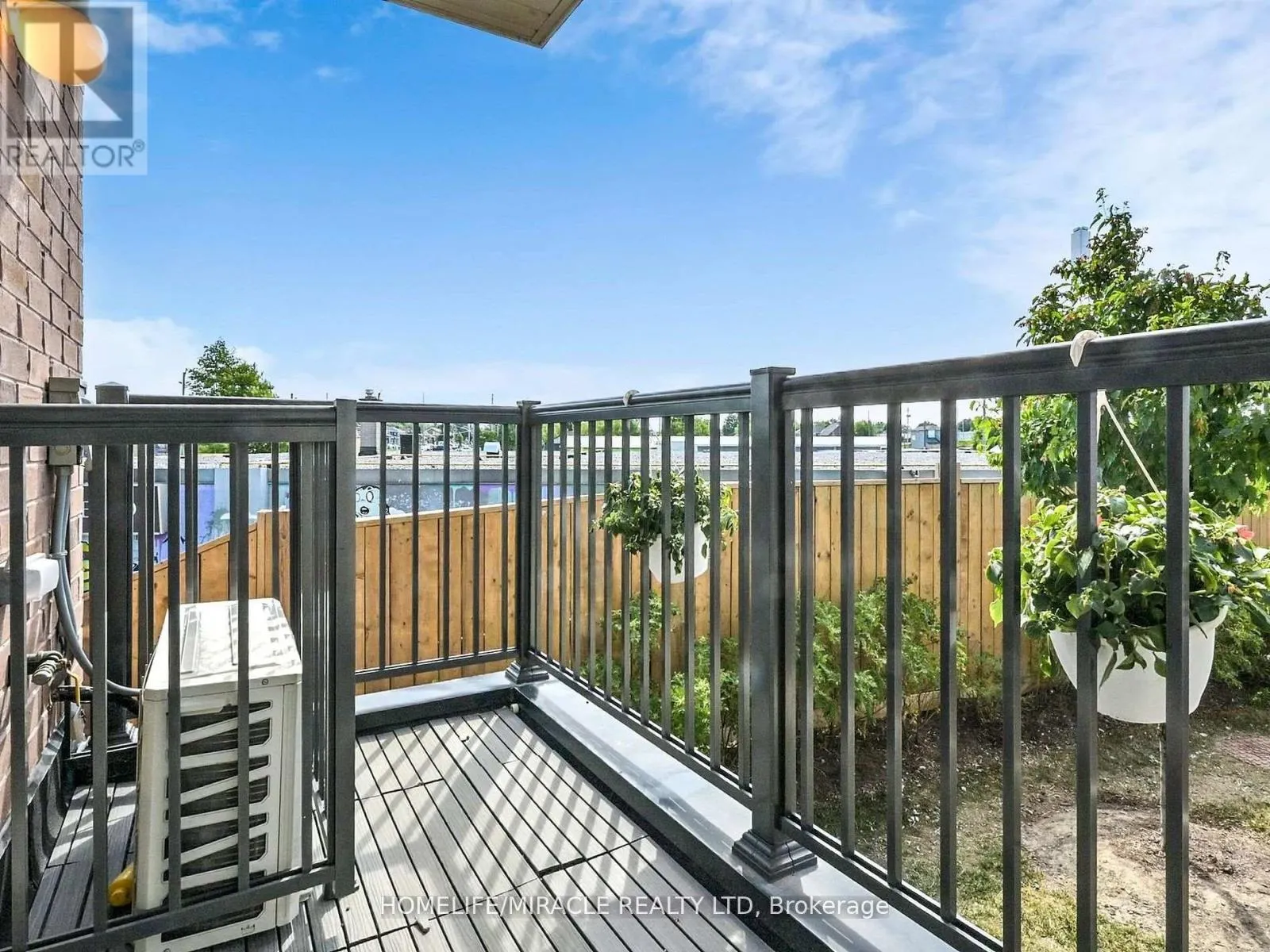 12 - 490 BERESFORD PATH