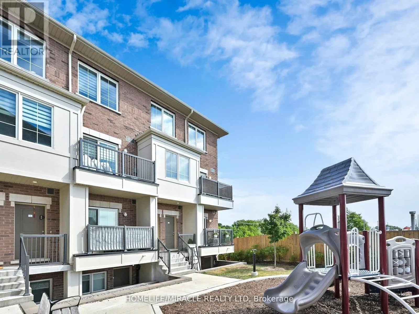 12 - 490 BERESFORD PATH
