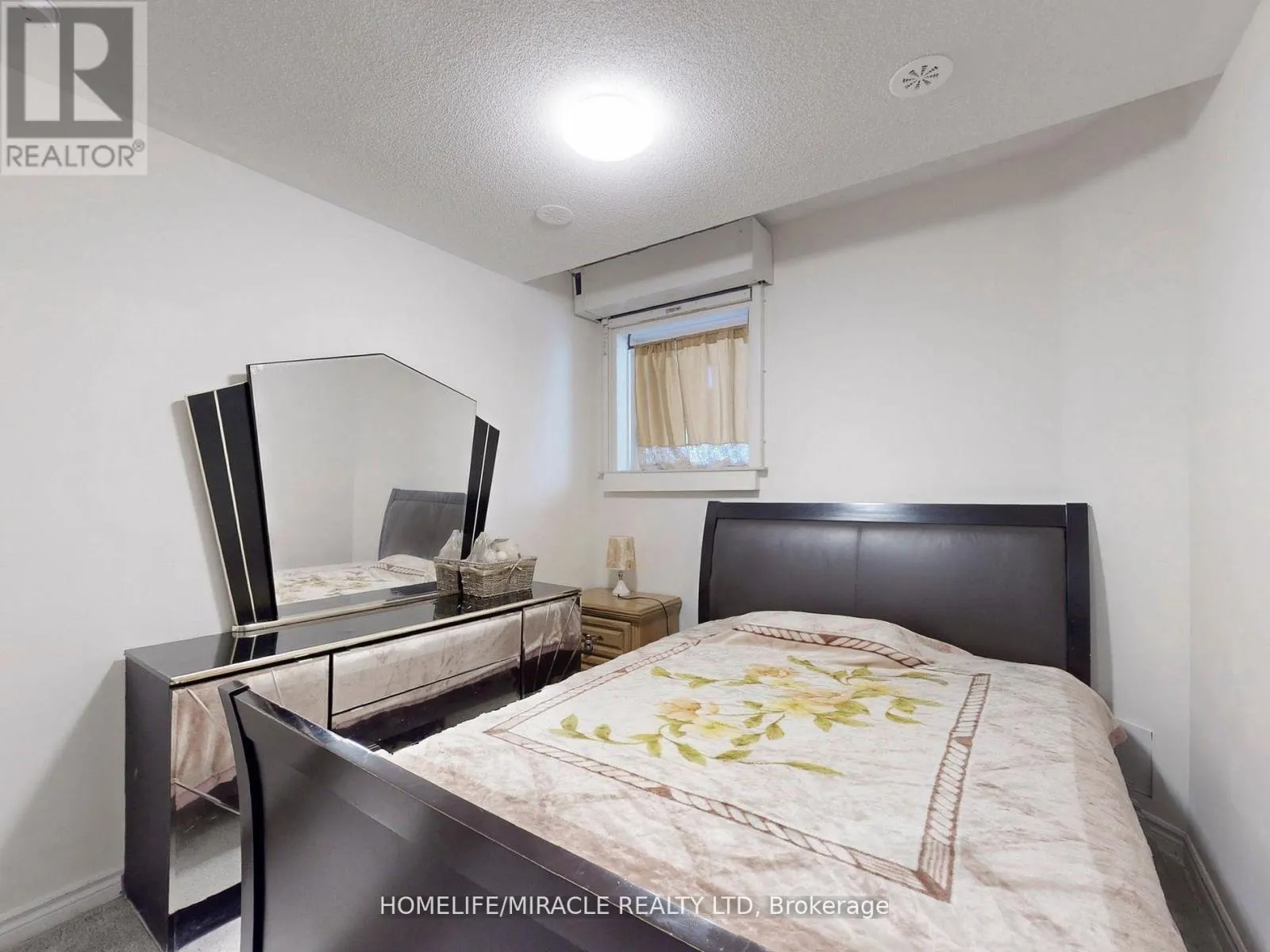 12 - 490 BERESFORD PATH