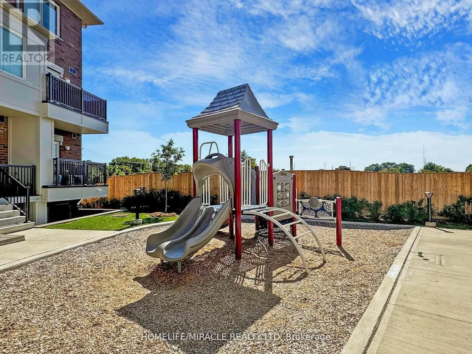 12 - 490 BERESFORD PATH
