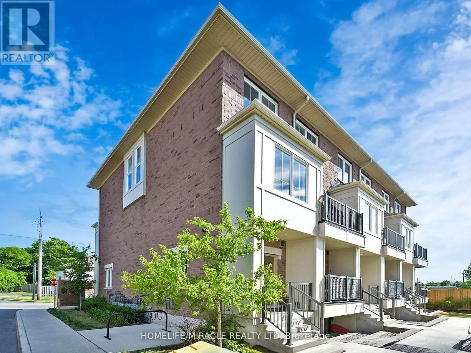 12 - 490 BERESFORD PATH