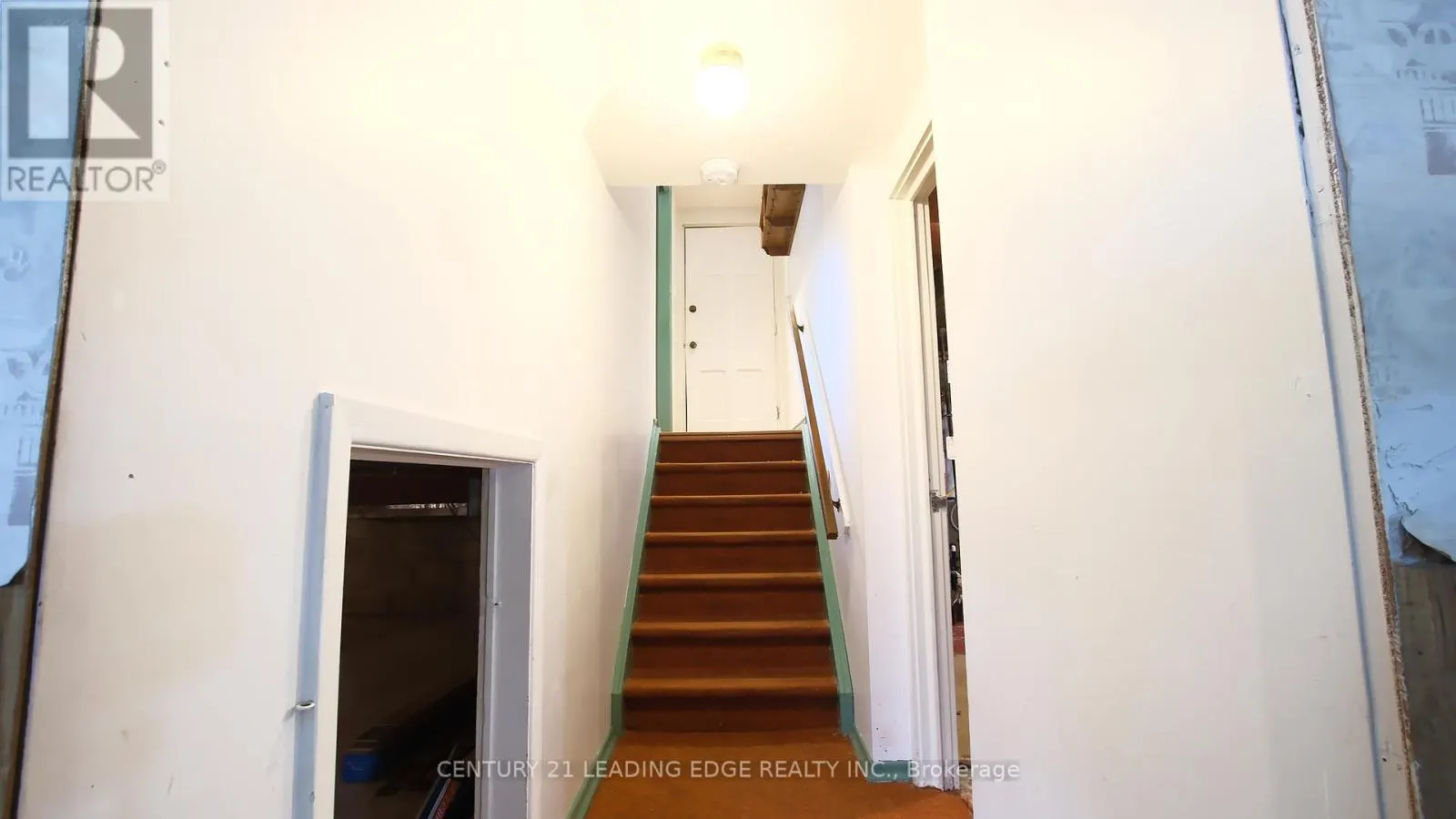 25 OAKLEY BOULEVARD