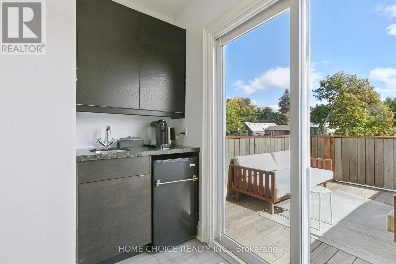 283 ASHDALE AVENUE