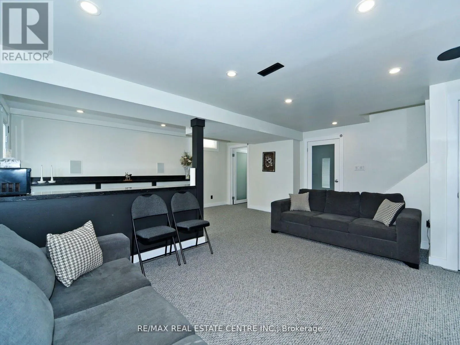 41 FIELDVIEW CRESCENT