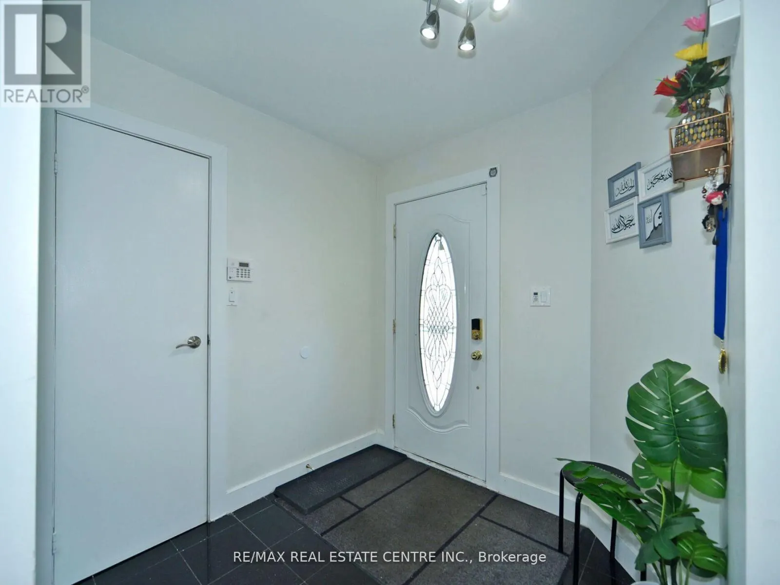 41 FIELDVIEW CRESCENT