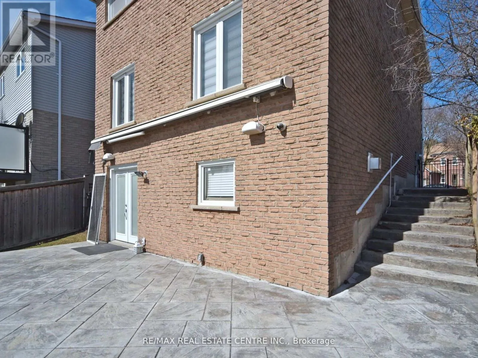 41 FIELDVIEW CRESCENT