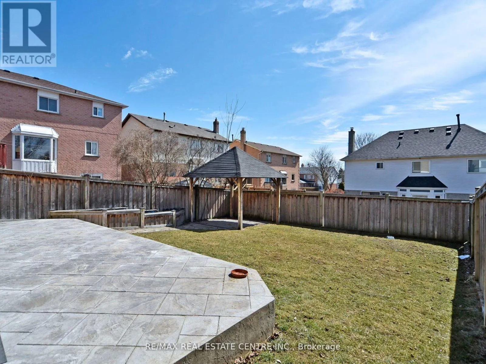 41 FIELDVIEW CRESCENT