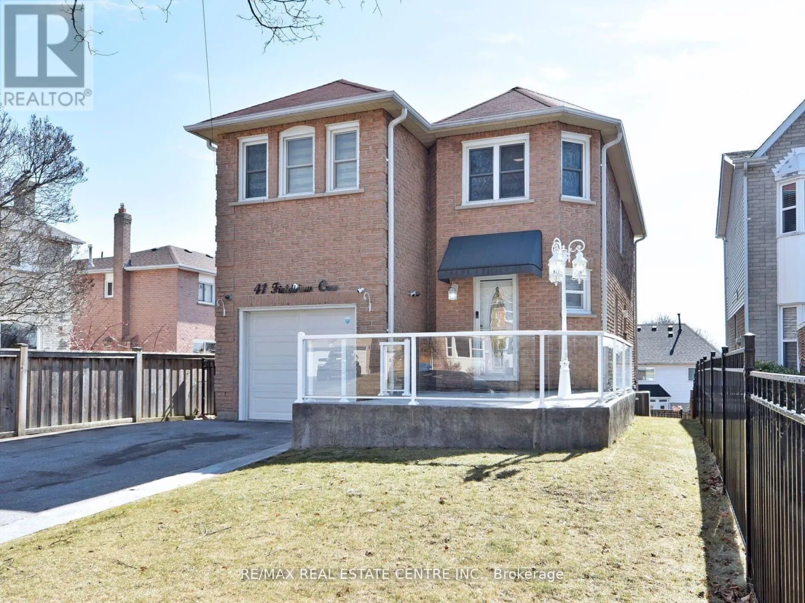 41 FIELDVIEW CRESCENT